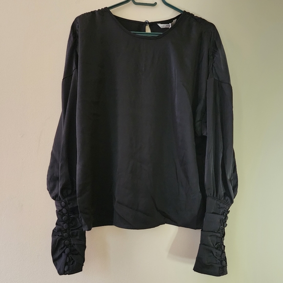 Satin black blouse long sleeves buttoned cuffs - Picture 5 of 9